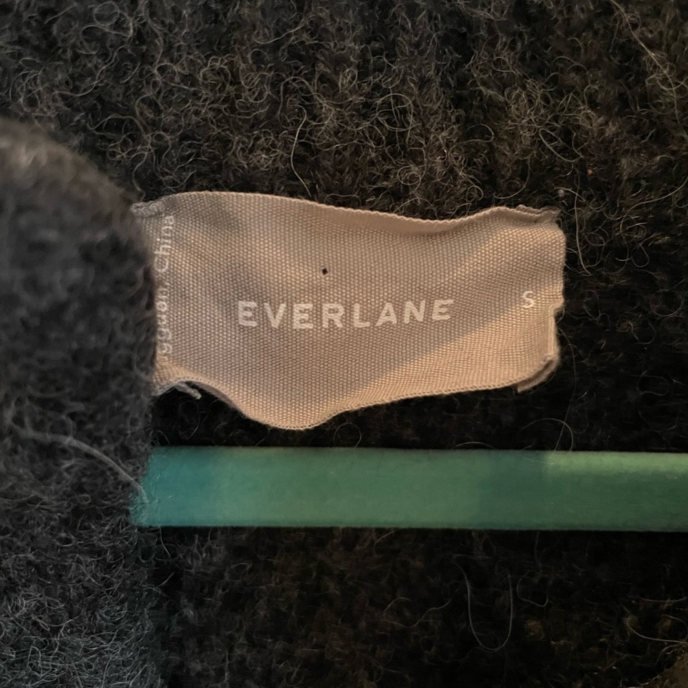 Everlane Cloud Cable Cardigan - Picture 6 of 9